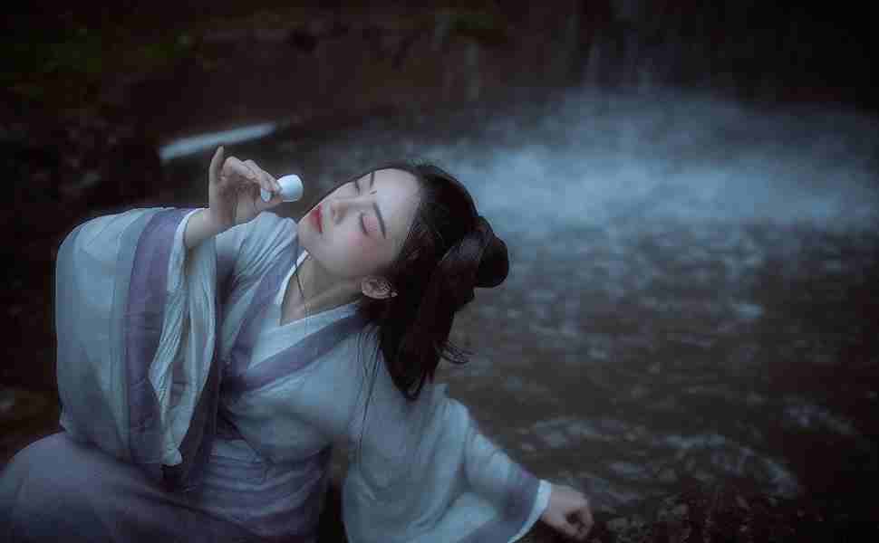 塔斯提边防站墓群